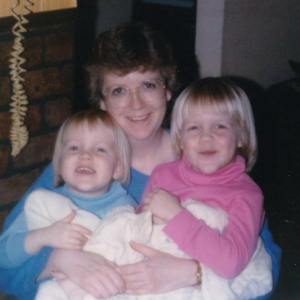 mom-and-little-daughters